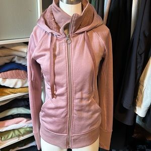 Athleta triumph hoodie with fur. Mauve, size XS
